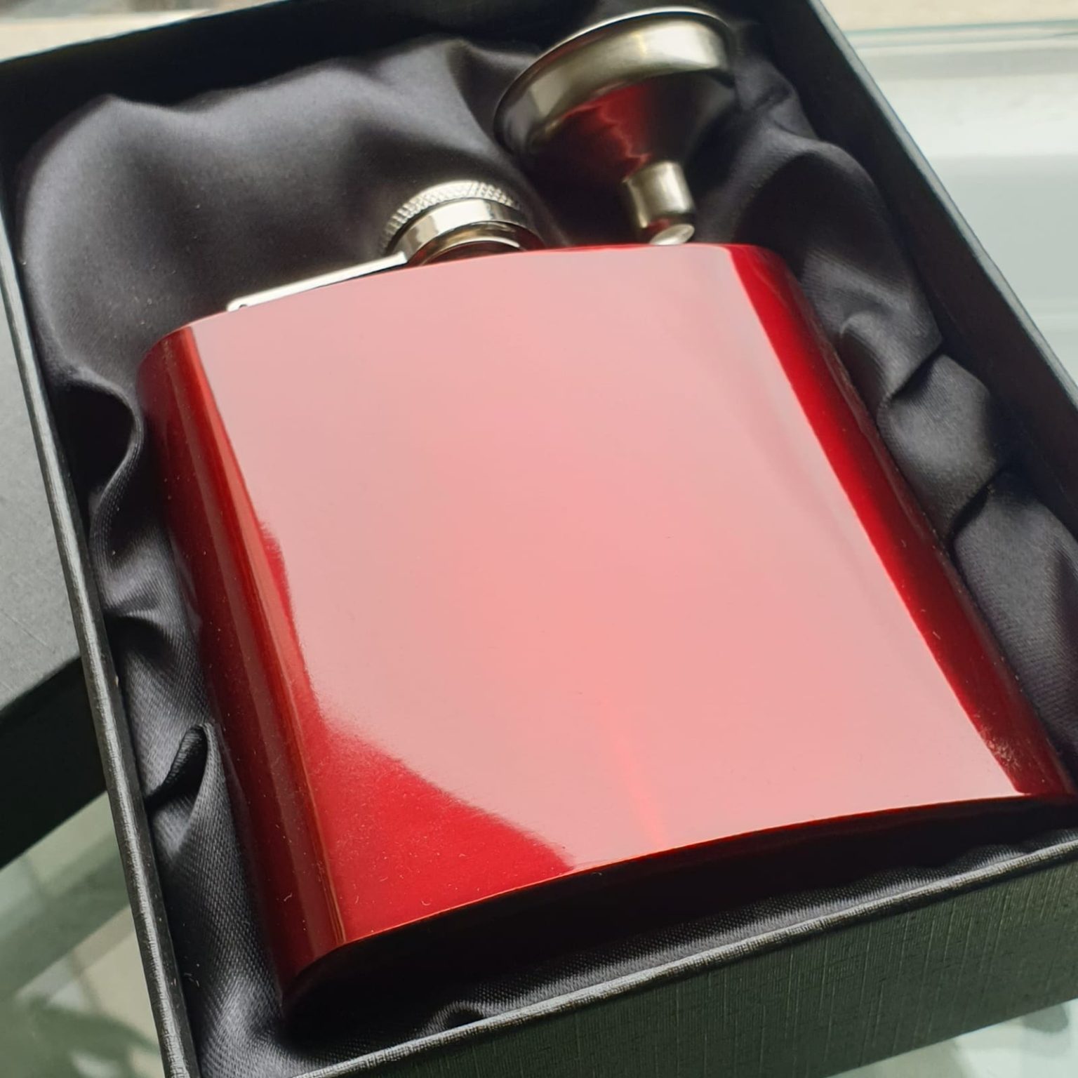 Personalised Hip Flasks UK Free Engraving & Swift UK Delivery